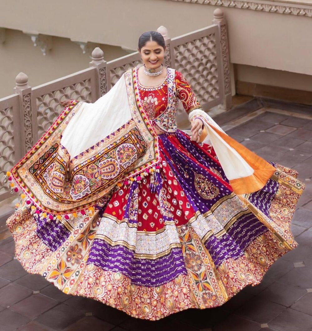 White Traditional Embroidered Chaniya Choli Set with Turquoise Dupatta - Image 5