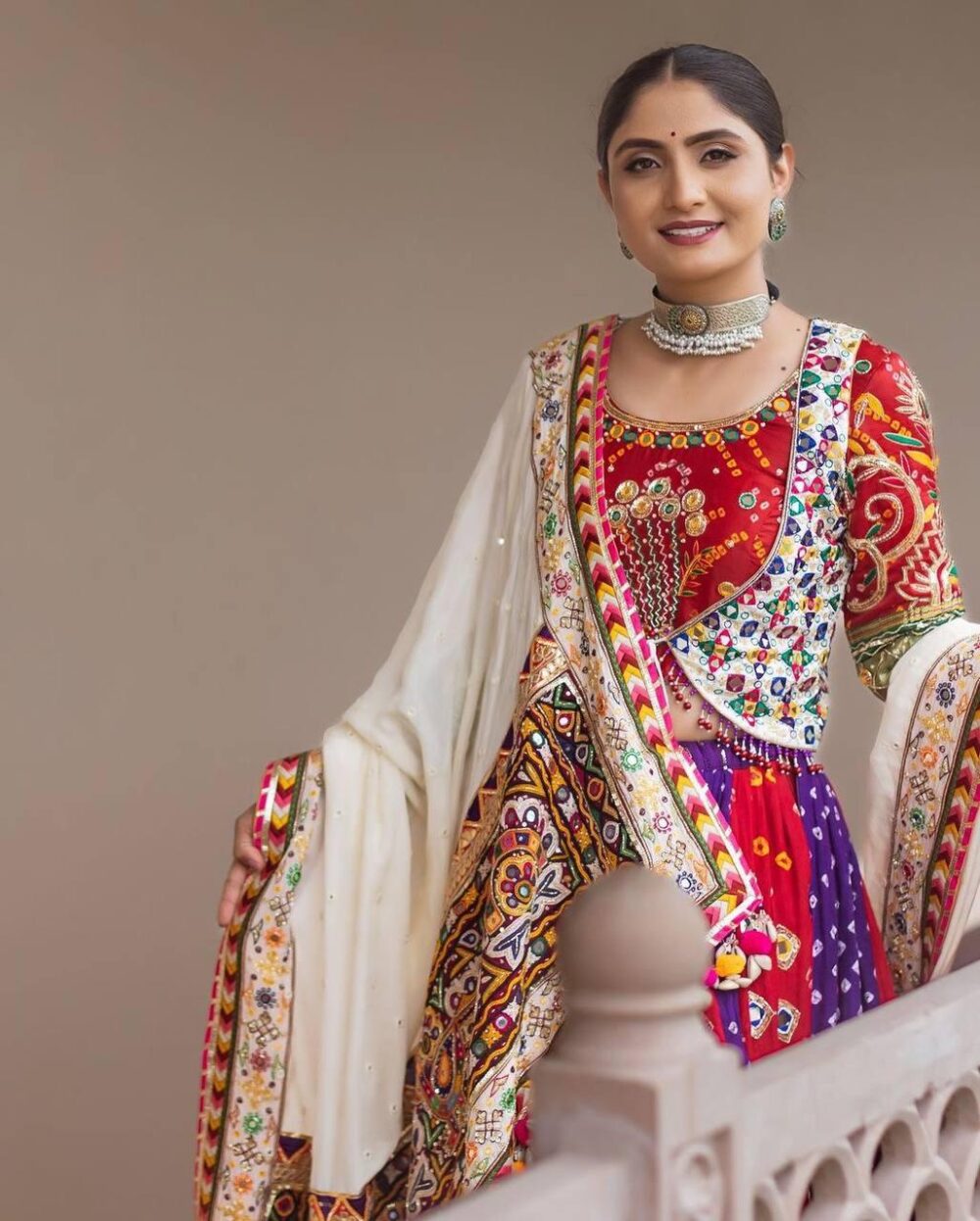 White Traditional Embroidered Chaniya Choli Set with Turquoise Dupatta - Image 4