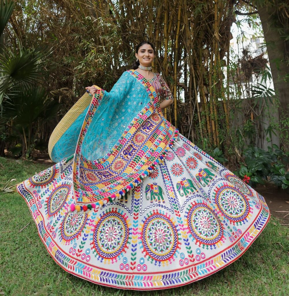 White Traditional Embroidered Chaniya Choli Set with Turquoise Dupatta - Image 5