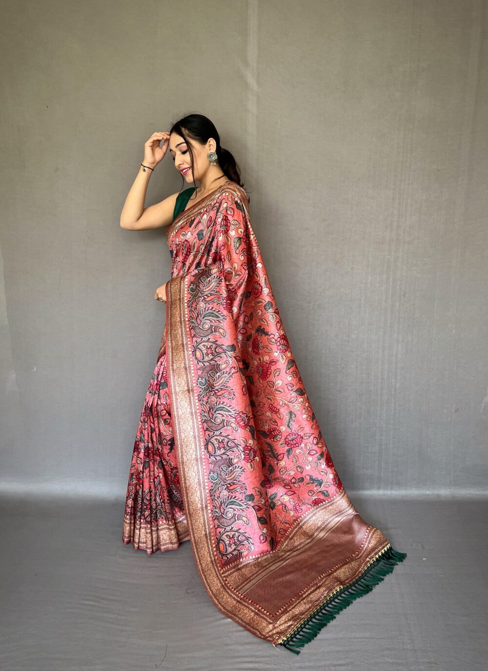 Blush Pink Digital Print Silk Saree – Floral Elegance with Antique Zari Border - Image 4