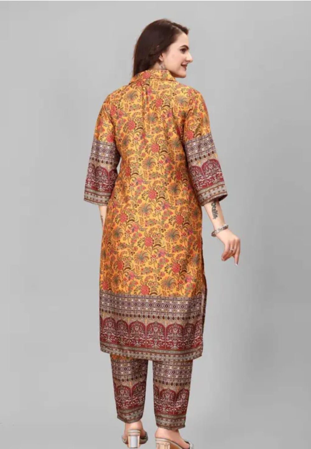 Zehra Kurti Set – Embroidered Elegance in Two Pieces - Image 2