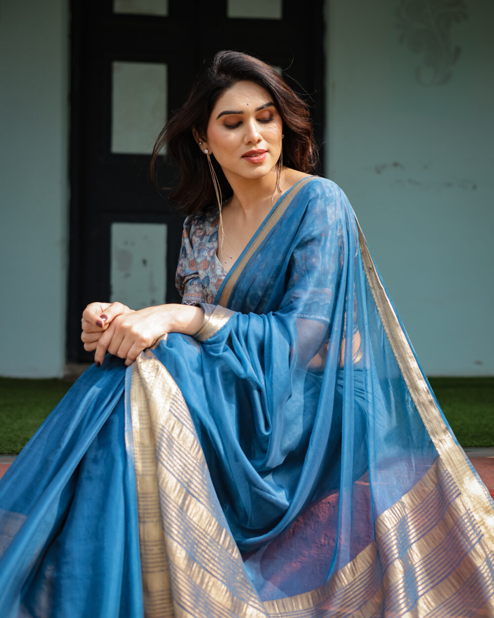 Premium Turquoise Blue Chiffon Saree - Image 2